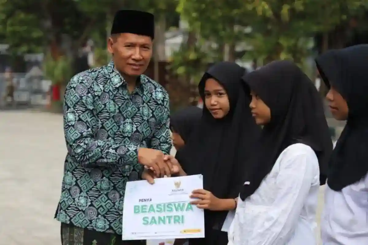 Sorotan Kebijakan Publik: Guru Non-ASN, Cadangan Beras, dan Riset Malaria