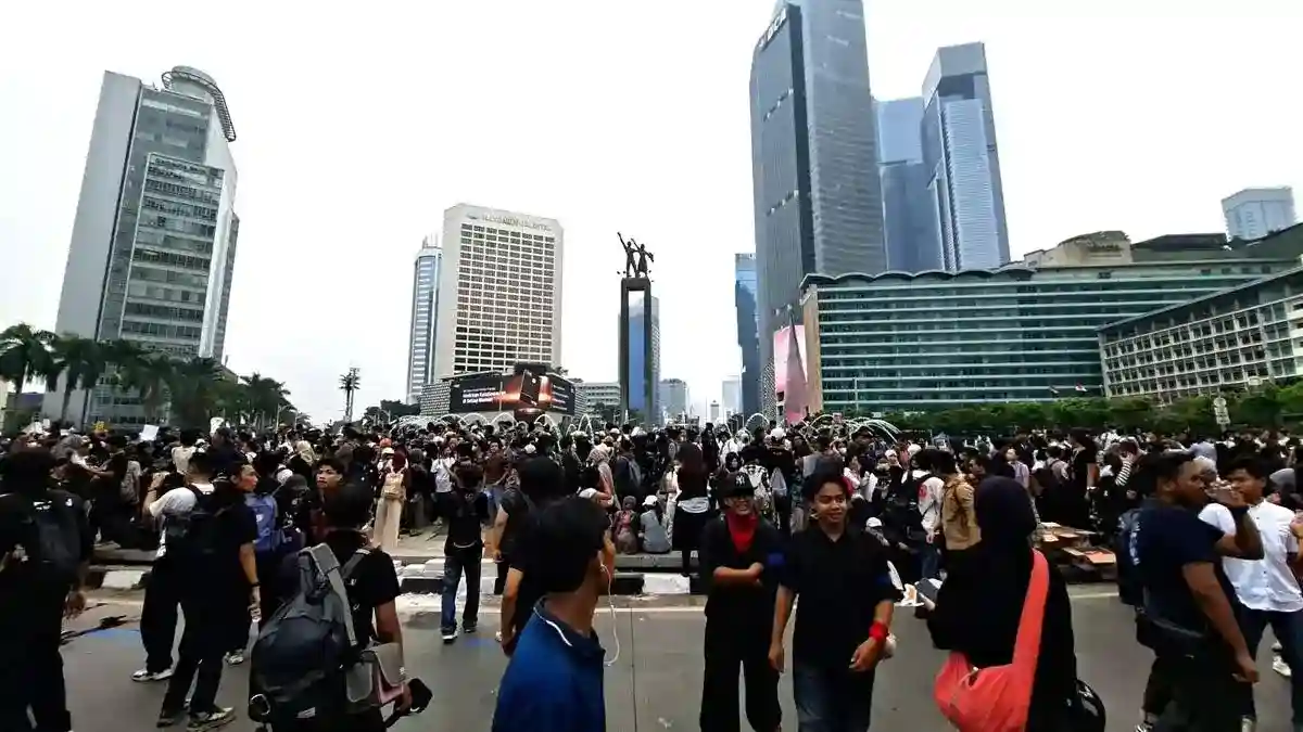 Aksi di Bundaran HI Desak Pemerintah Tetapkan Karhutla sebagai Bencana Nasional
