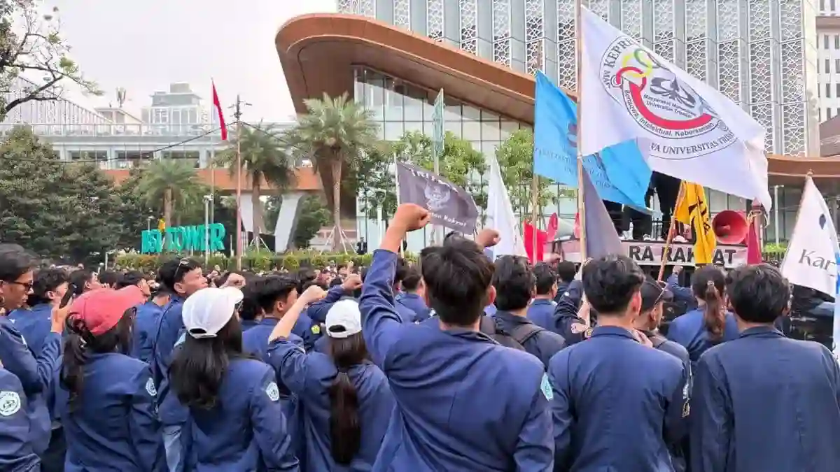 Mahasiswa Trisakti Serukan Keadilan Lewat Lagu dan Tiga Sumpah