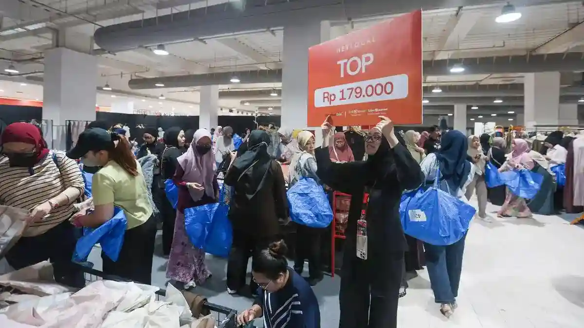 Imperfect Sale 2026 Dipadati Pemburu Diskon di Blok M Square
