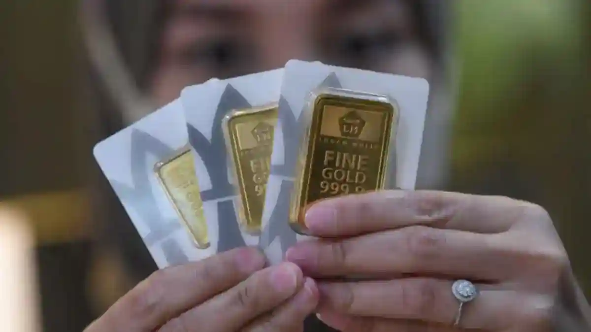 Harga Emas Antam Turun pada Jumat, Buyback dan Rincian Harga Terbaru